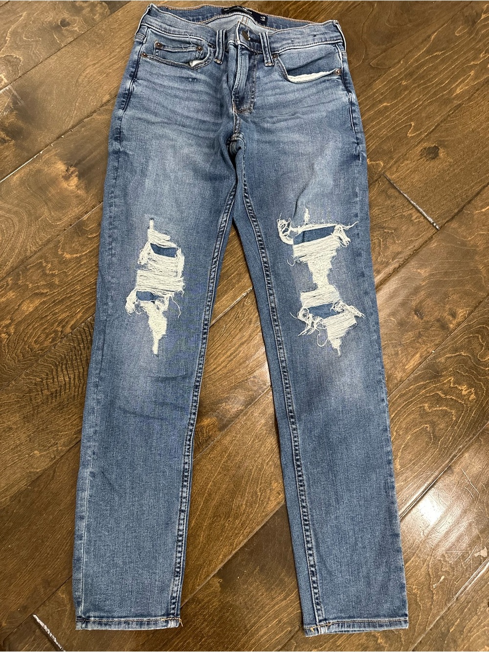 Distressed Men’s Hollister Jeans